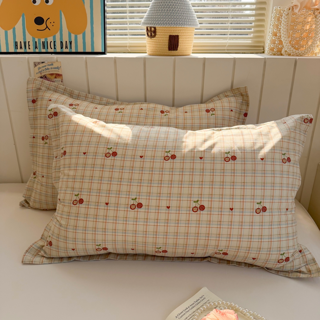 91家纺网 家纺一手货源 找家纺 百寐 2026新款13372全棉信封印花系列枕套 樱桃小熊