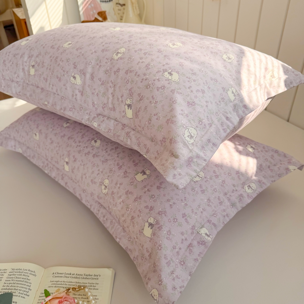 91家纺网 家纺一手货源 找家纺 百寐 2026新款13372全棉信封印花系列枕套 紫小兔