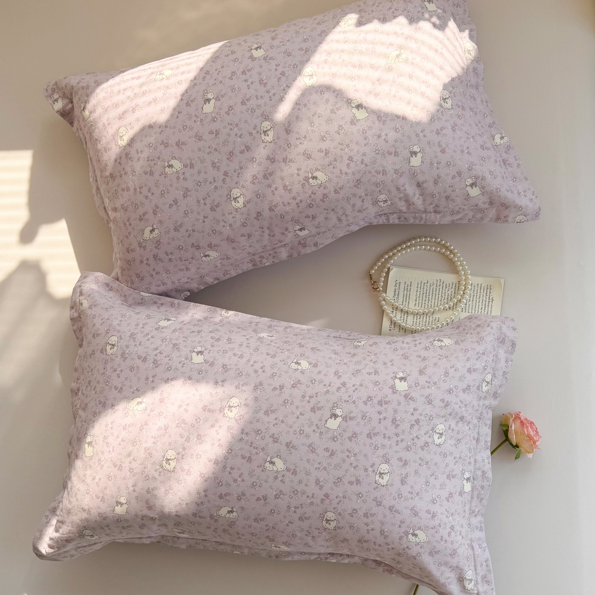 91家纺网 家纺一手货源 找家纺 百寐 2026新款13372全棉信封印花系列枕套 紫小兔