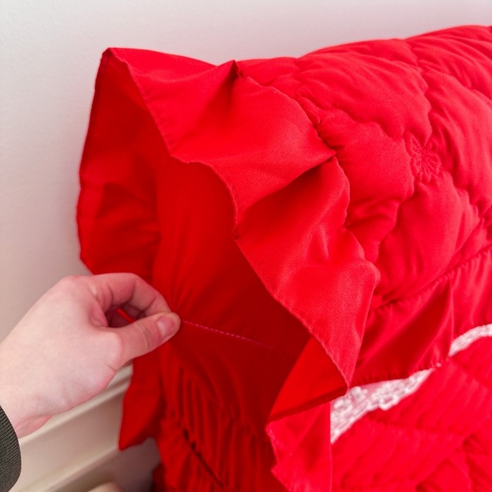 91家纺网 家纺一手货源 找家纺 怡源梦 2026新款A类亲肤棉全包夹棉床头罩-蝴蝶飞飞系列 大红