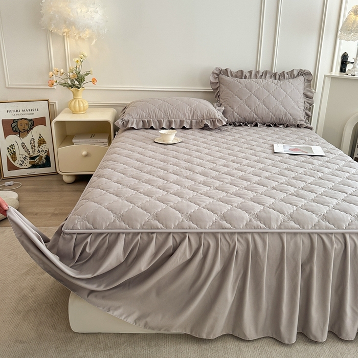 91家纺网 家纺一手货源 找家纺 怡源梦 2026新款A类亲肤棉全包夹棉床头罩-蝴蝶飞飞系列 灰色