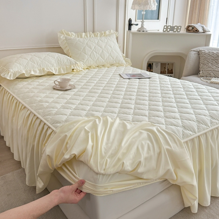 91家纺网 家纺一手货源 找家纺 怡源梦 2026新款A类亲肤棉全包夹棉床头罩-蝴蝶飞飞系列 米黄