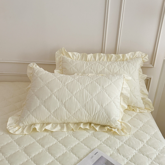 91家纺网 家纺一手货源 找家纺 怡源梦 2026新款A类亲肤棉全包夹棉床头罩-蝴蝶飞飞系列 米黄