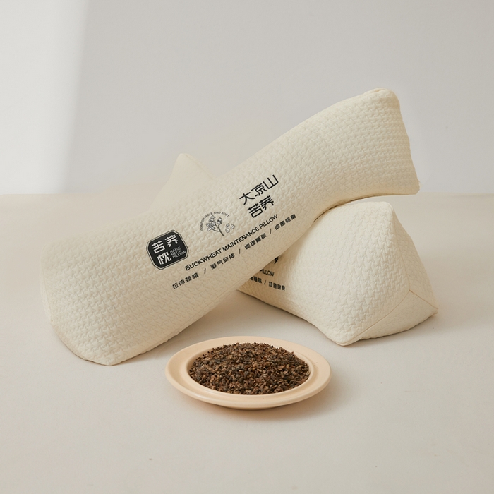 91家纺网 家纺一手货源 找家纺 小桃姐家纺 2025新款  荞麦枕   三角大凉山荞麦枕  花草枕  颈椎枕 护颈枕 沙发枕 午休枕头枕芯 三角大凉山荞麦枕-米色