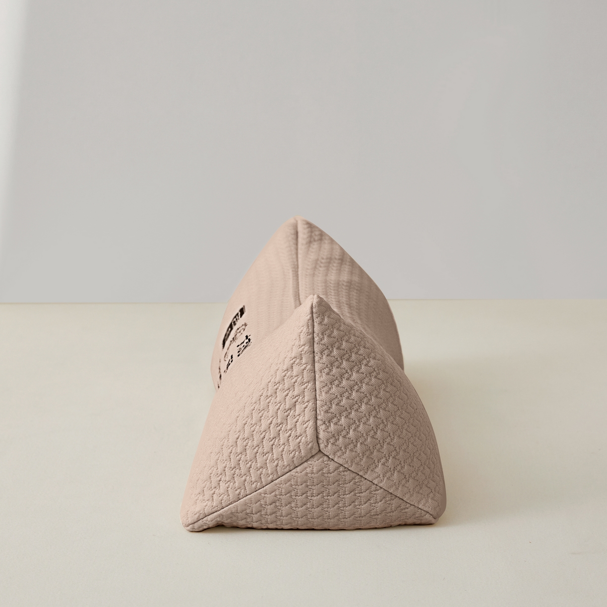 91家纺网 家纺一手货源 找家纺 小桃姐家纺 2025新款  荞麦枕   三角大凉山荞麦枕  花草枕  颈椎枕 护颈枕 沙发枕 午休枕头枕芯 三角大凉山荞麦枕-咖色