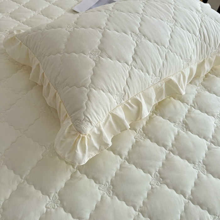 91家纺网 家纺一手货源 找家纺 怡源梦 2026新款A类亲肤棉床裙式床笠四件套-蝴蝶飞飞系列 米黄