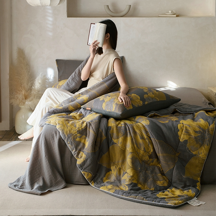 91家纺网 家纺一手货源 找家纺 春皖家纺 2026新款全棉双层提花夏被四件套 初心花蕊