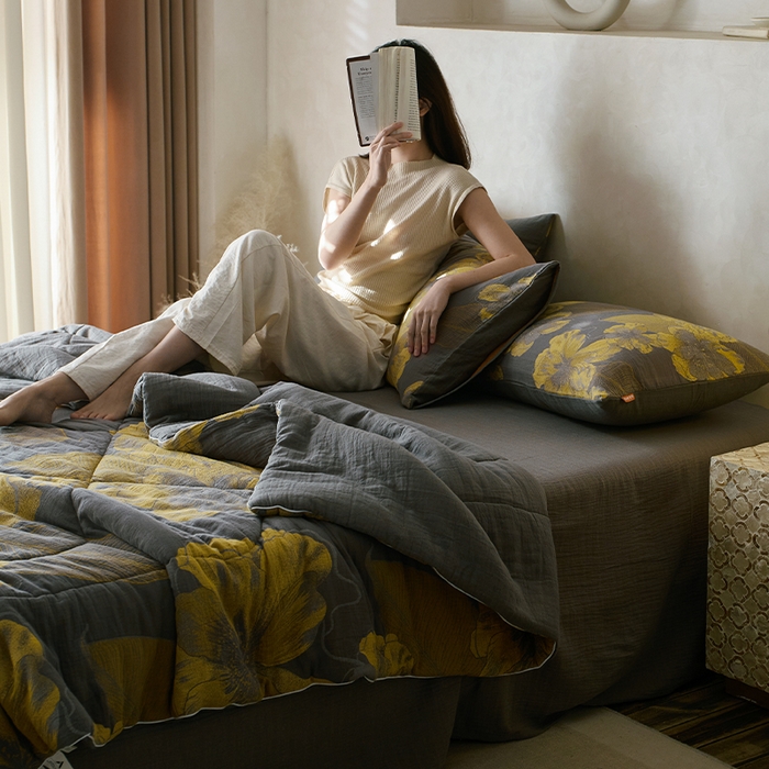 91家纺网 家纺一手货源 找家纺 春皖家纺 2026新款全棉双层提花夏被四件套 初心花蕊