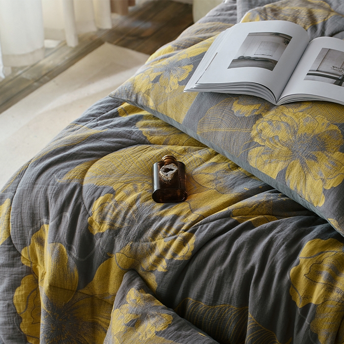 91家纺网 家纺一手货源 找家纺 春皖家纺 2026新款全棉双层提花夏被四件套 初心花蕊