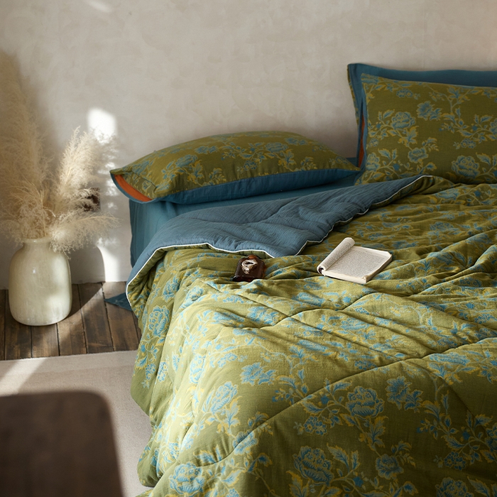 91家纺网 家纺一手货源 找家纺 春皖家纺 2026新款全棉双层提花夏被四件套 卡拉舞曲