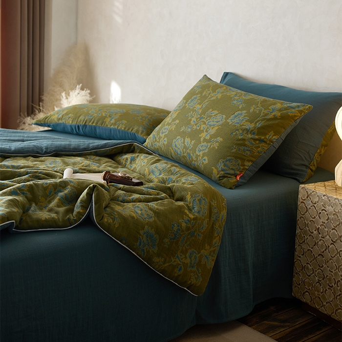 91家纺网 家纺一手货源 找家纺 春皖家纺 2026新款全棉双层提花夏被四件套 卡拉舞曲