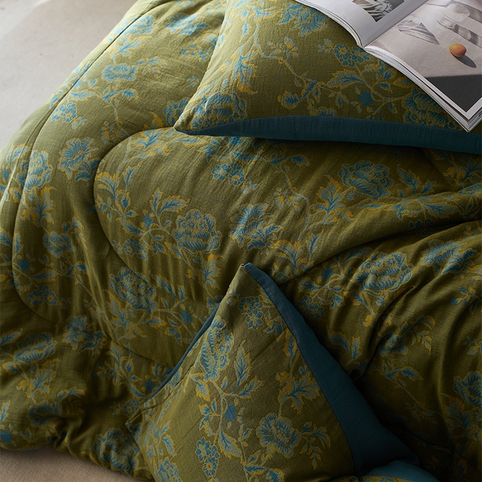 91家纺网 家纺一手货源 找家纺 春皖家纺 2026新款全棉双层提花夏被四件套 卡拉舞曲