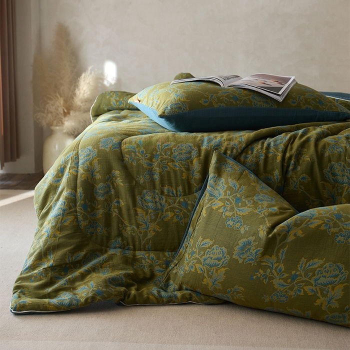 91家纺网 家纺一手货源 找家纺 春皖家纺 2026新款全棉双层提花夏被四件套 卡拉舞曲