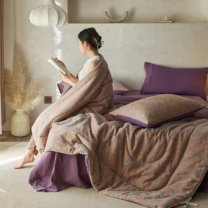 91家纺网 家纺一手货源 找家纺 春皖家纺 2026新款全棉双层提花夏被四件套 惜梦绿粉