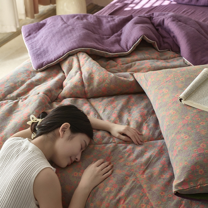 91家纺网 家纺一手货源 找家纺 春皖家纺 2026新款全棉双层提花夏被四件套 惜梦绿粉