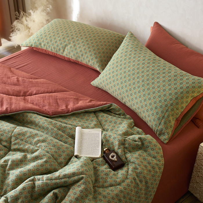 91家纺网 家纺一手货源 找家纺 春皖家纺 2026新款全棉双层提花夏被四件套 夏洛克绿