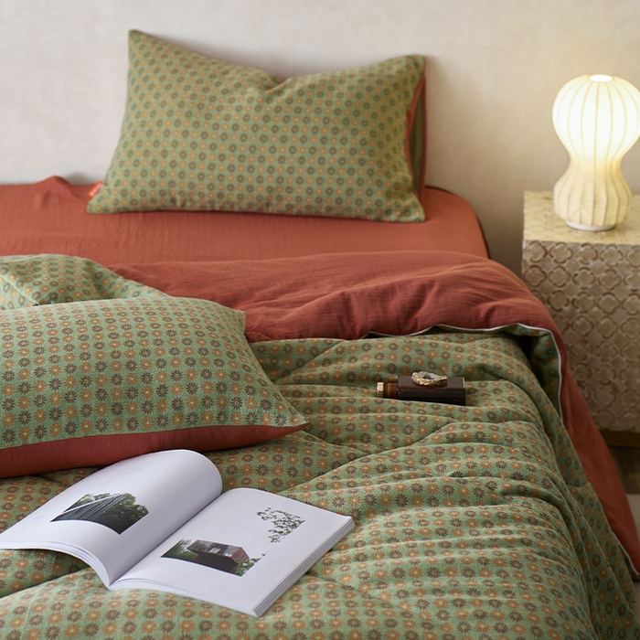 91家纺网 家纺一手货源 找家纺 春皖家纺 2026新款全棉双层提花夏被四件套 夏洛克绿