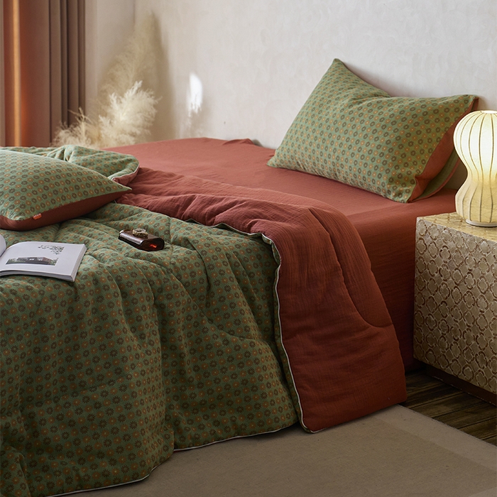 91家纺网 家纺一手货源 找家纺 春皖家纺 2026新款全棉双层提花夏被四件套 夏洛克绿