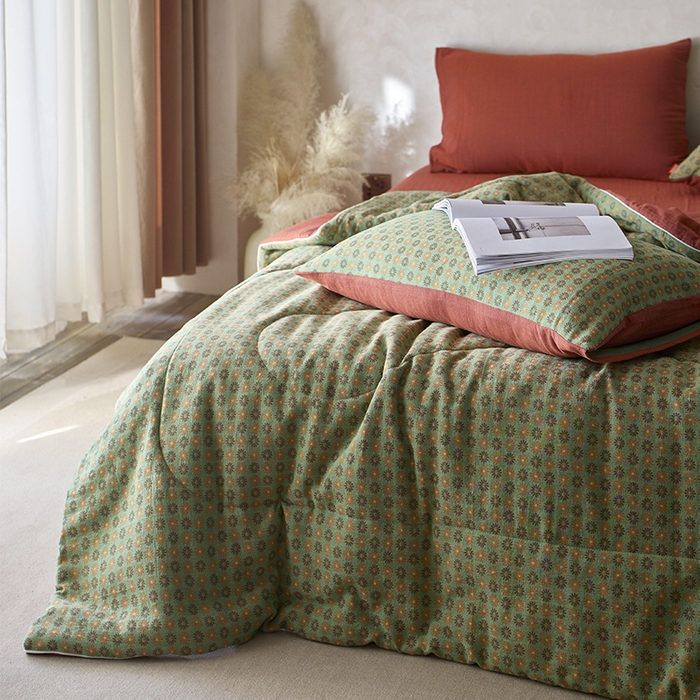 91家纺网 家纺一手货源 找家纺 春皖家纺 2026新款全棉双层提花夏被四件套 夏洛克绿