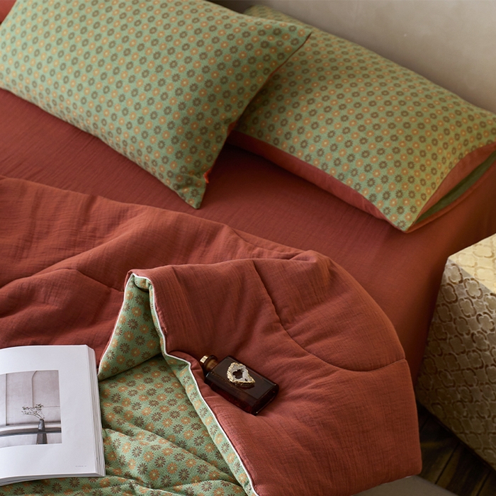 91家纺网 家纺一手货源 找家纺 春皖家纺 2026新款全棉双层提花夏被四件套 夏洛克绿