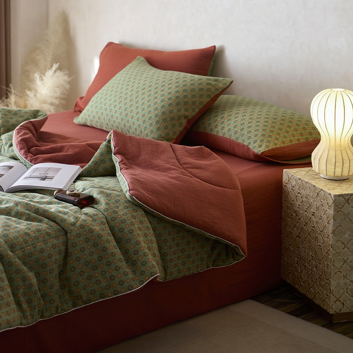 91家纺网 家纺一手货源 找家纺 春皖家纺 2026新款全棉双层提花夏被四件套 夏洛克绿