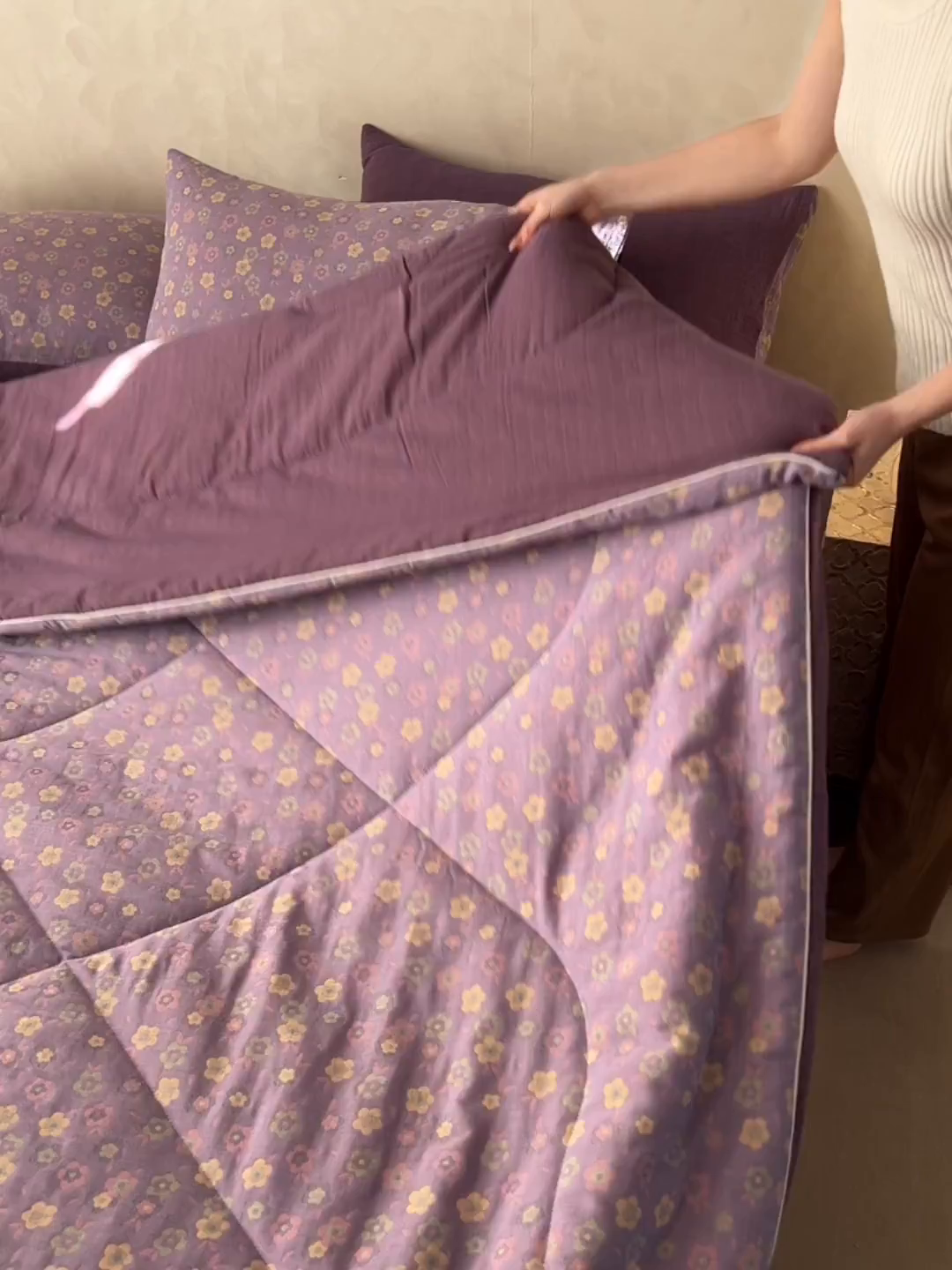 91家纺网 家纺一手货源 找家纺 春皖家纺 2026新款全棉双层提花夏被四件套 雪花飘