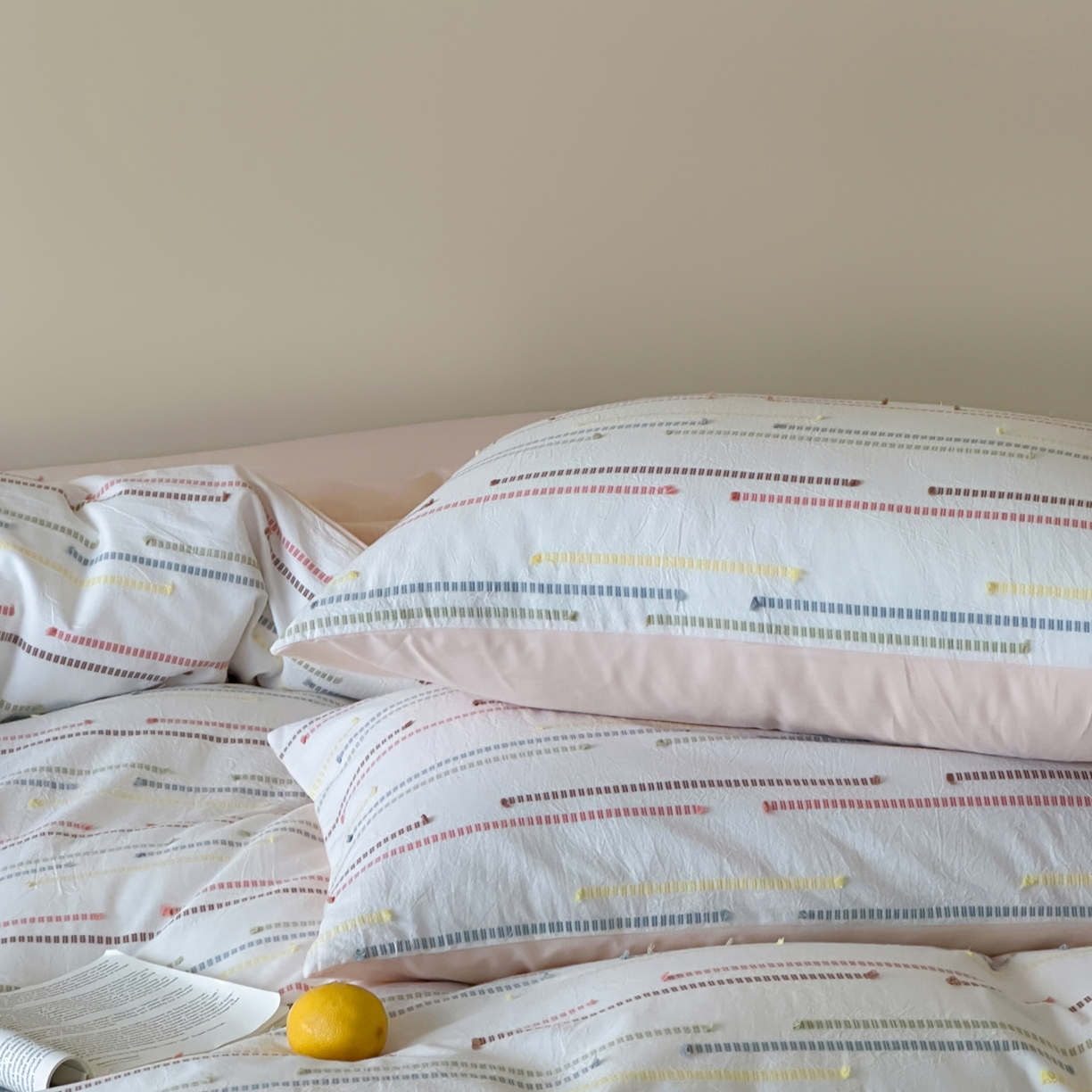 91家纺网 家纺一手货源 找家纺 例外 2026新款全棉剪花提花四件套-花漾系列 【专版花型    严格控价   小号卷后不得低于225      标准 280    加大 290】 花漾粉-粉底