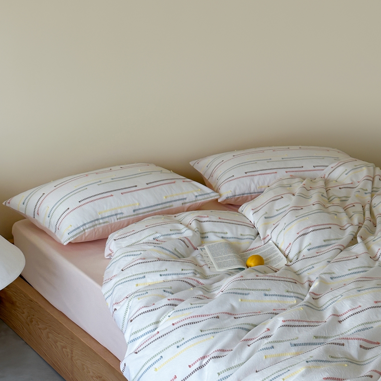 91家纺网 家纺一手货源 找家纺 例外 2026新款全棉剪花提花四件套-花漾系列 【专版花型    严格控价   小号卷后不得低于225      标准 280    加大 290】 花漾粉-粉底