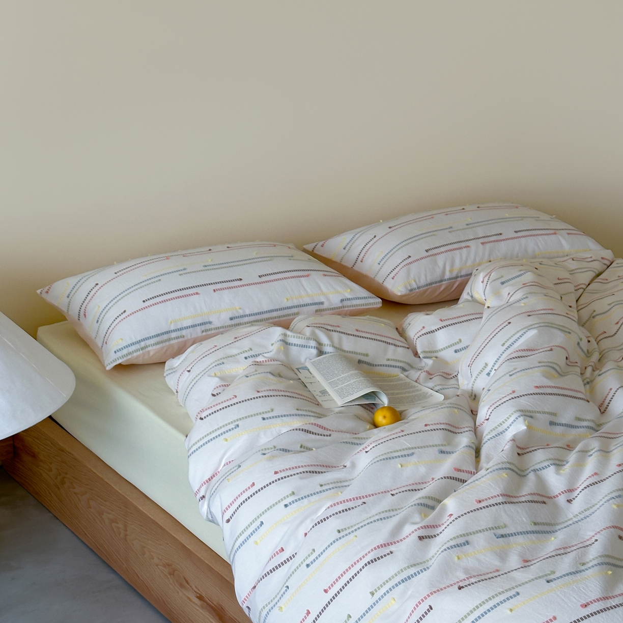 91家纺网 家纺一手货源 找家纺 例外 2026新款全棉剪花提花四件套-花漾系列 【专版花型    严格控价   小号卷后不得低于225      标准 280    加大 290】 花漾粉-奶黄底