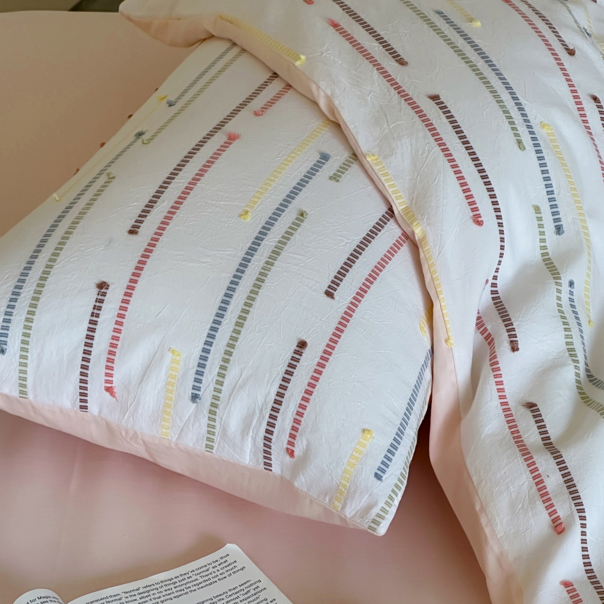 91家纺网 家纺一手货源 找家纺 例外 2026新款全棉剪花提花四件套-花漾系列 【专版花型    严格控价   小号卷后不得低于225      标准 280    加大 290】 花漾粉-粉底