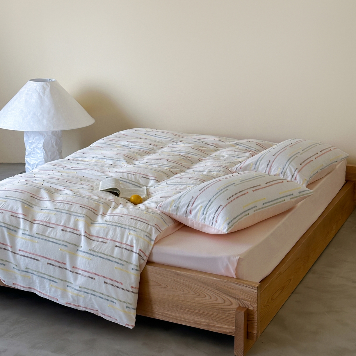 91家纺网 家纺一手货源 找家纺 例外 2026新款全棉剪花提花四件套-花漾系列 【专版花型    严格控价   小号卷后不得低于225      标准 280    加大 290】 花漾粉-粉底