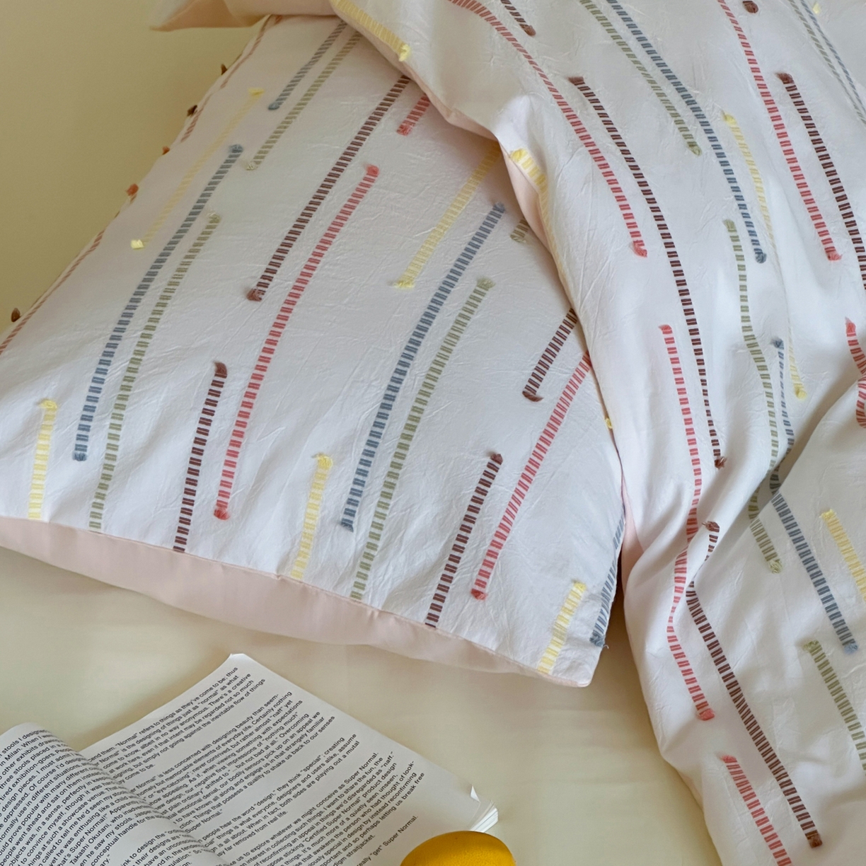 91家纺网 家纺一手货源 找家纺 例外 2026新款全棉剪花提花四件套-花漾系列 【专版花型    严格控价   小号卷后不得低于225      标准 280    加大 290】 花漾粉-奶黄底