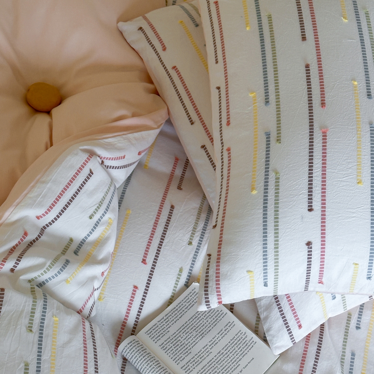 91家纺网 家纺一手货源 找家纺 例外 2026新款全棉剪花提花四件套-花漾系列 【专版花型    严格控价   小号卷后不得低于225      标准 280    加大 290】 花漾粉-粉底