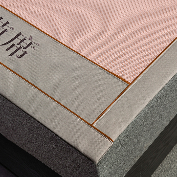 91家纺网 家纺一手货源 找家纺 小牛席业 2026新款A加厚款-可机洗抗菌提花冰丝席 抗菌席-色织粉色