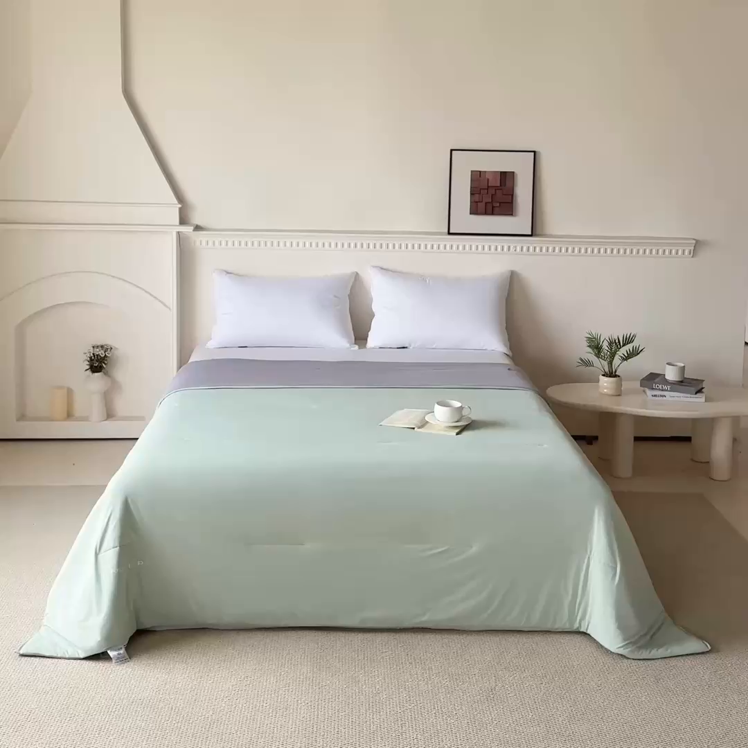 91家纺网 家纺一手货源 找家纺 云玲时尚 2026新款凉感丝深睡夏被被子被芯 淡翠绿