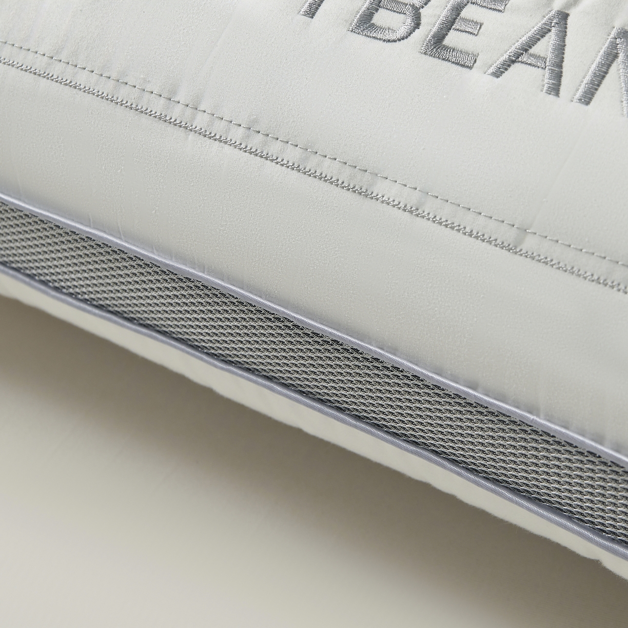 91家纺网 家纺一手货源 找家纺 （总）小桃姐家纺 2025新款纯棉刺绣枕芯 全棉枕头立体网边透气枕芯SOYB纯棉立体枕