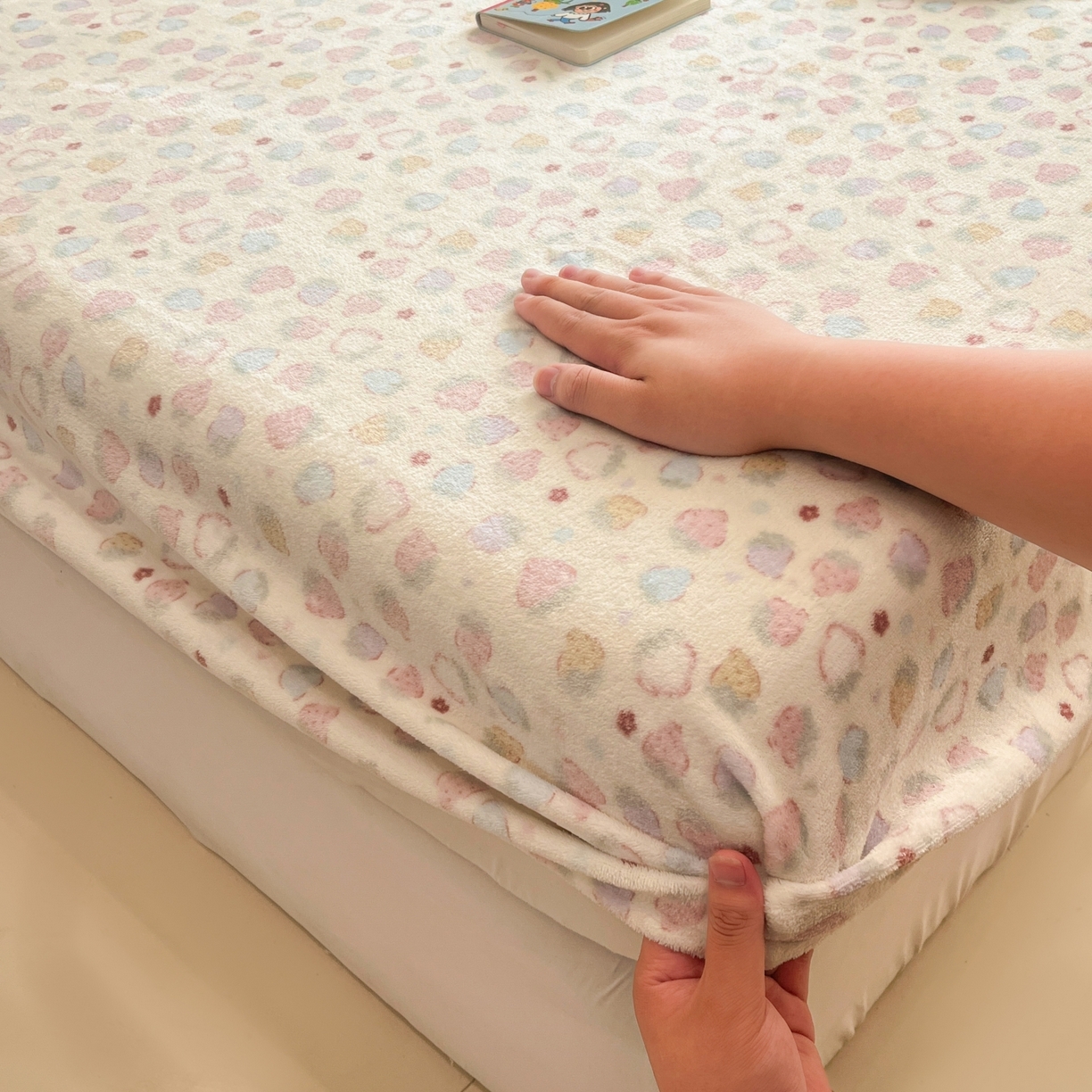 91家纺网 家纺一手货源 找家纺 小桃姐家纺 2025新款高克重牛奶绒印花床笠单品床笠床笠单件 草莓多多