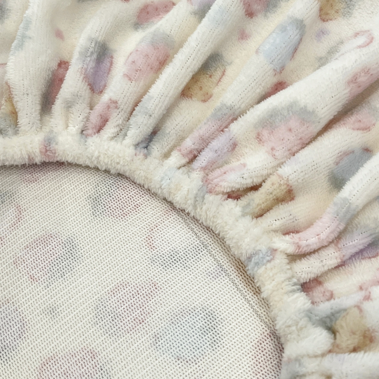 91家纺网 家纺一手货源 找家纺 小桃姐家纺 2025新款高克重牛奶绒印花床笠单品床笠床笠单件 草莓多多