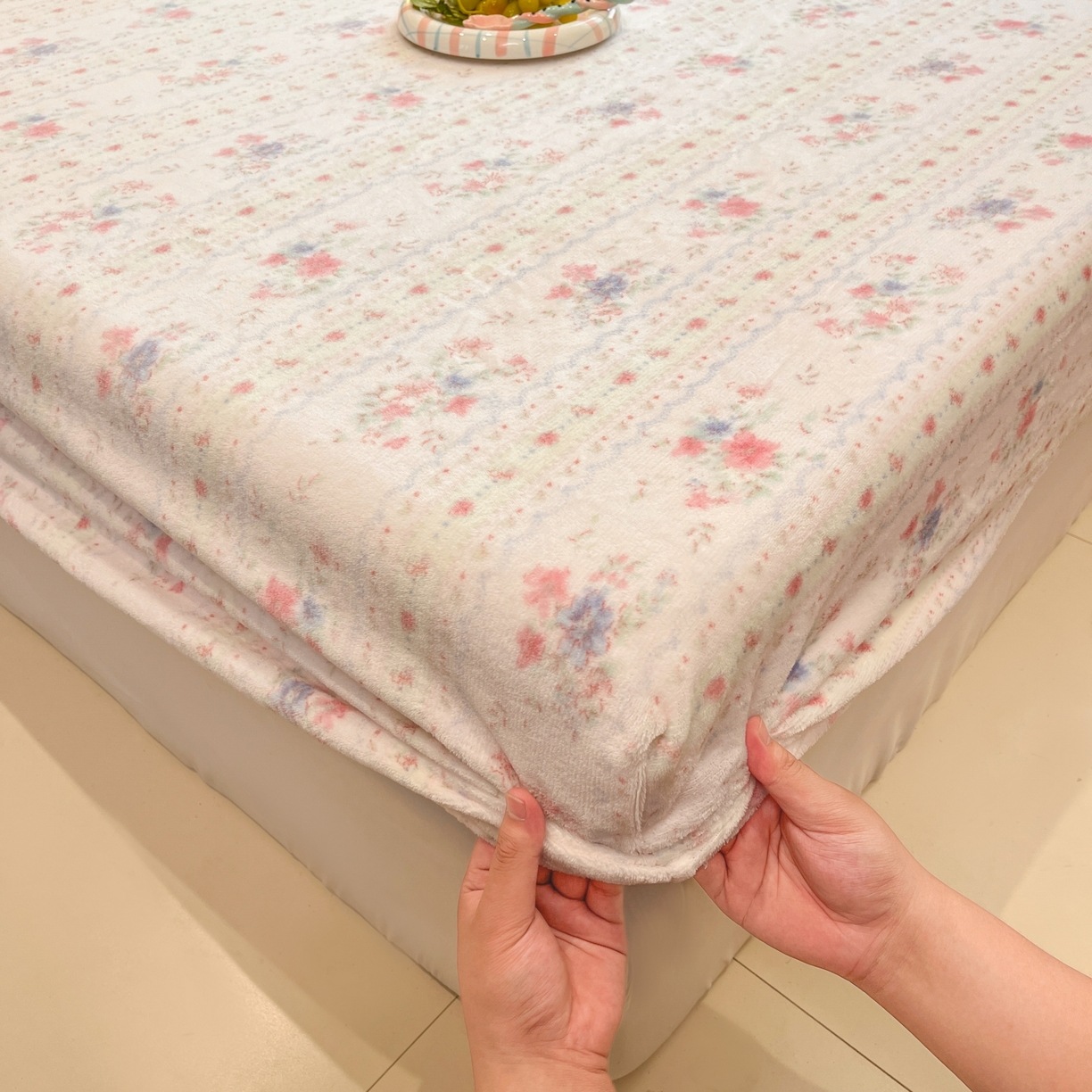 91家纺网 家纺一手货源 找家纺 小桃姐家纺 2025新款高克重牛奶绒印花床笠单品床笠床笠单件 初晴