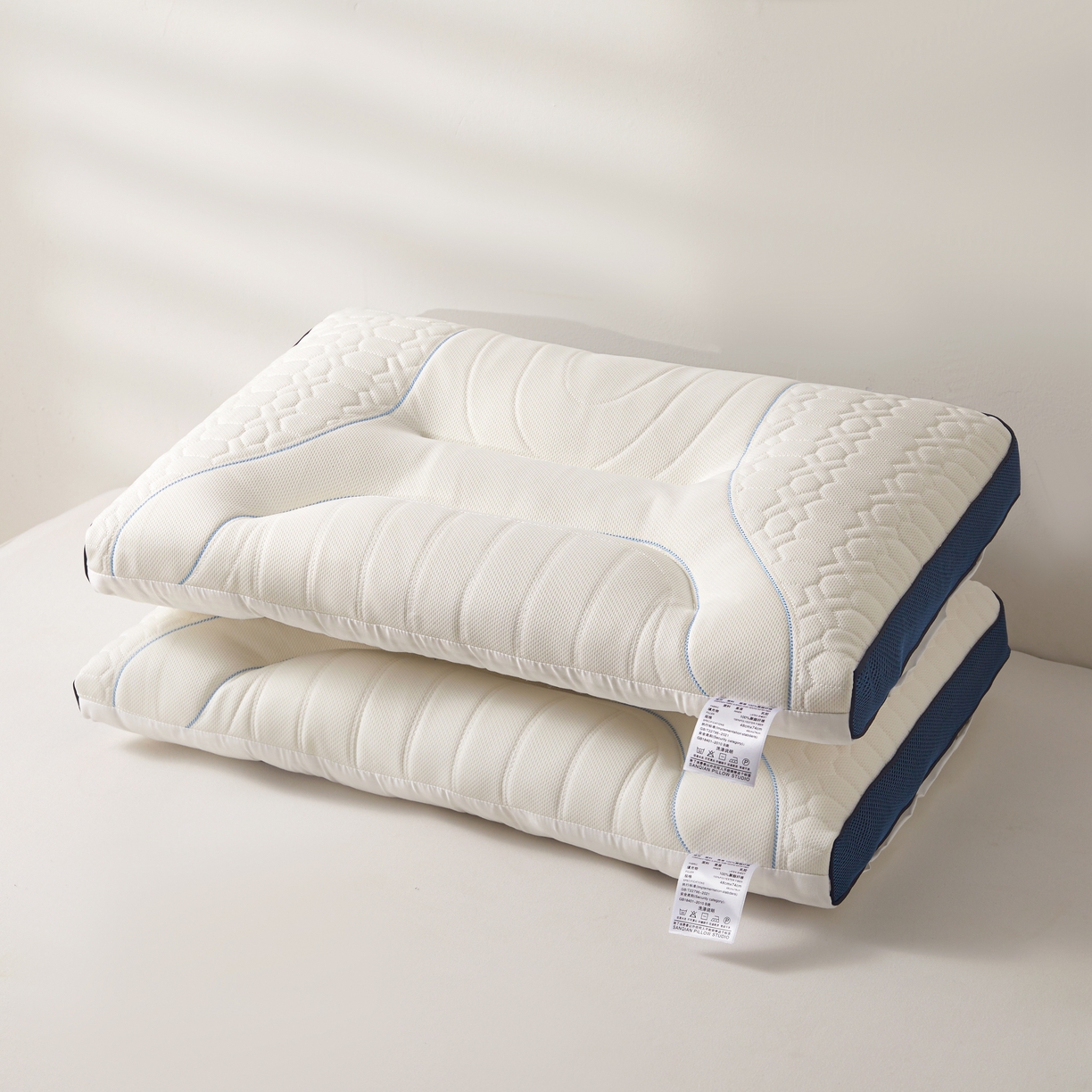 91家纺网 家纺一手货源 找家纺 （总）小桃姐家纺 2025新款乳胶8分区蓝边枕立体分区枕芯透气乳胶枕头枕芯