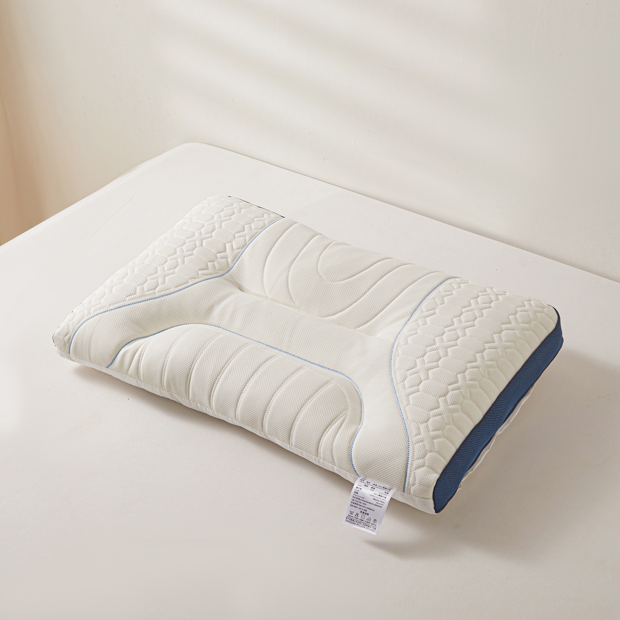 91家纺网 家纺一手货源 找家纺 （总）小桃姐家纺 2025新款乳胶8分区蓝边枕立体分区枕芯透气乳胶枕头枕芯