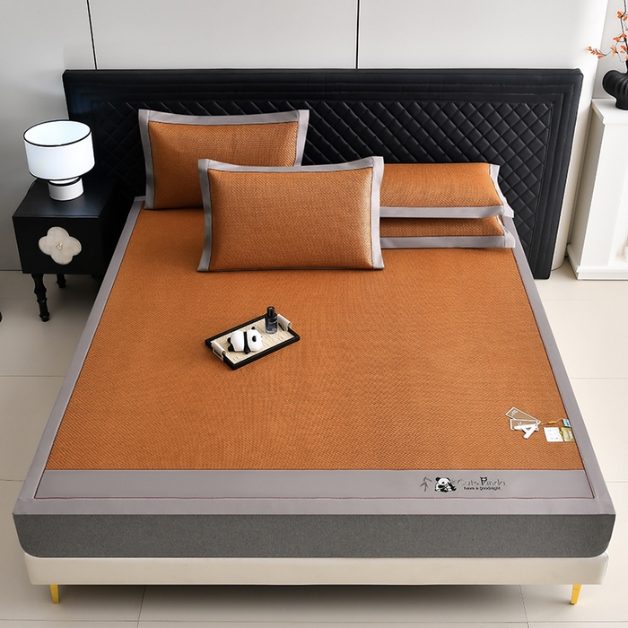 91家纺网 家纺一手货源 找家纺 小牛席业 2026新款3D刺绣印尼藤-熊猫刺绣款（10斤加厚） 红棕