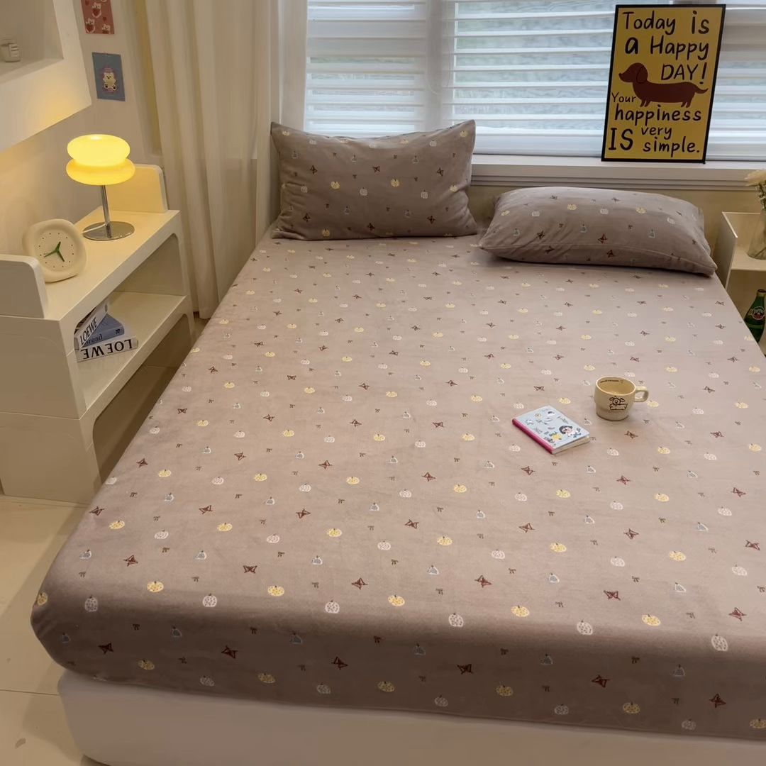 91家纺网 家纺一手货源 找家纺 小桃姐家纺 2025新款高克重牛奶绒印花床笠单品床笠床笠单件 南瓜派