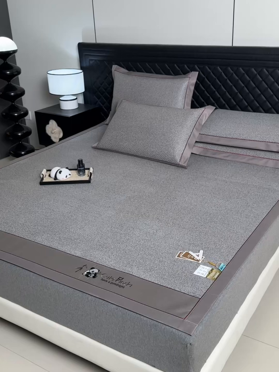 91家纺网 家纺一手货源 找家纺 小牛席业 2026新款3D刺绣印尼藤-熊猫刺绣款（10斤加厚） 灰色