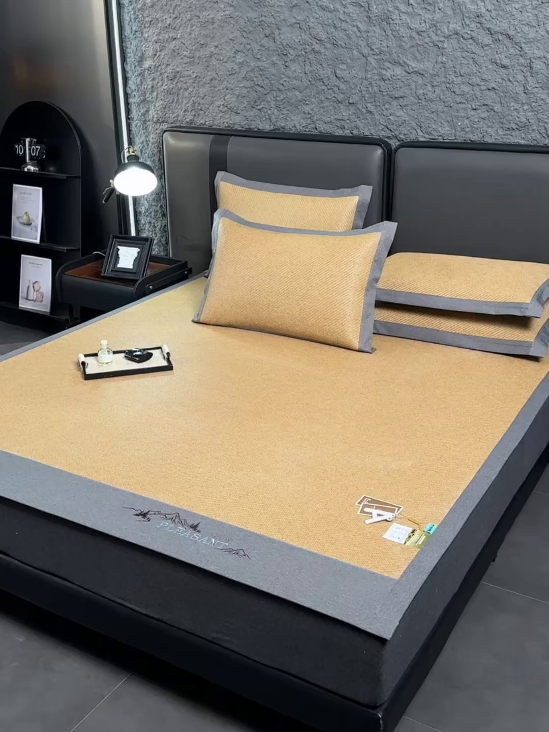 91家纺网 家纺一手货源 找家纺 小牛席业 2026新款3D刺绣印尼藤系列-雪山刺绣款【加厚10斤重】 黄色