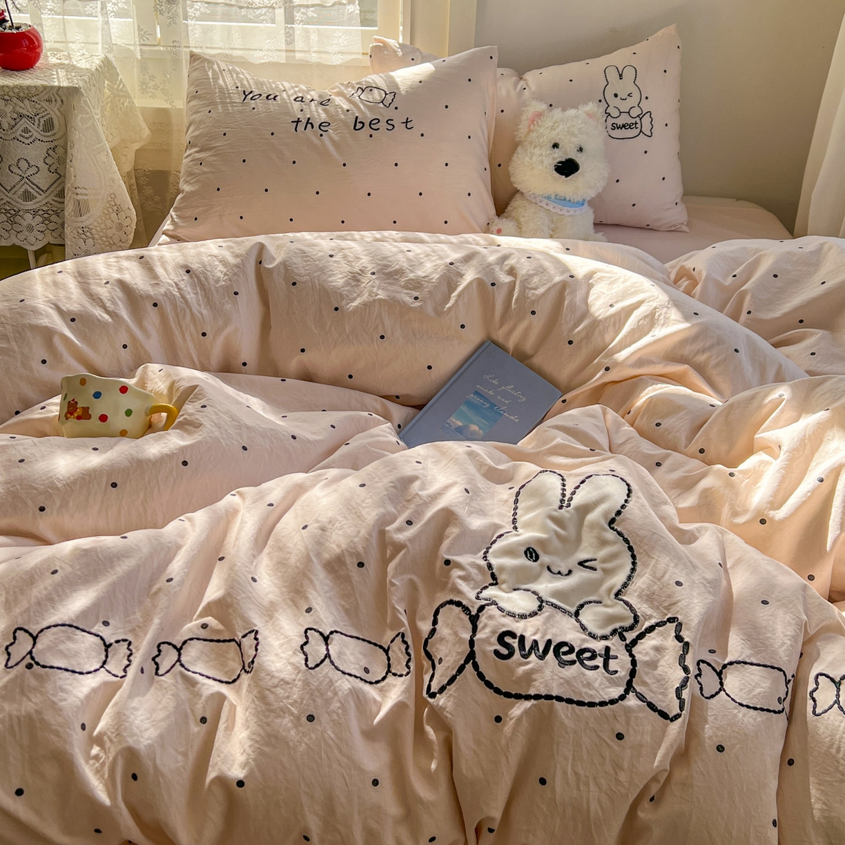 91家纺网 家纺一手货源 找家纺 （总）贝凯瑞 2026新款仿棉木棉水洗棉绣花ins小清新床裙床单款四件套-糖果兔系列