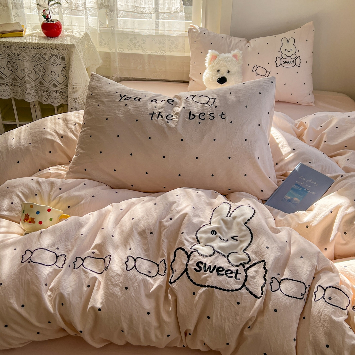 91家纺网 家纺一手货源 找家纺 贝凯瑞 2026新款仿棉木棉水洗棉绣花ins小清新床裙床单款四件套-糖果兔系列 糖果兔-糯米玉