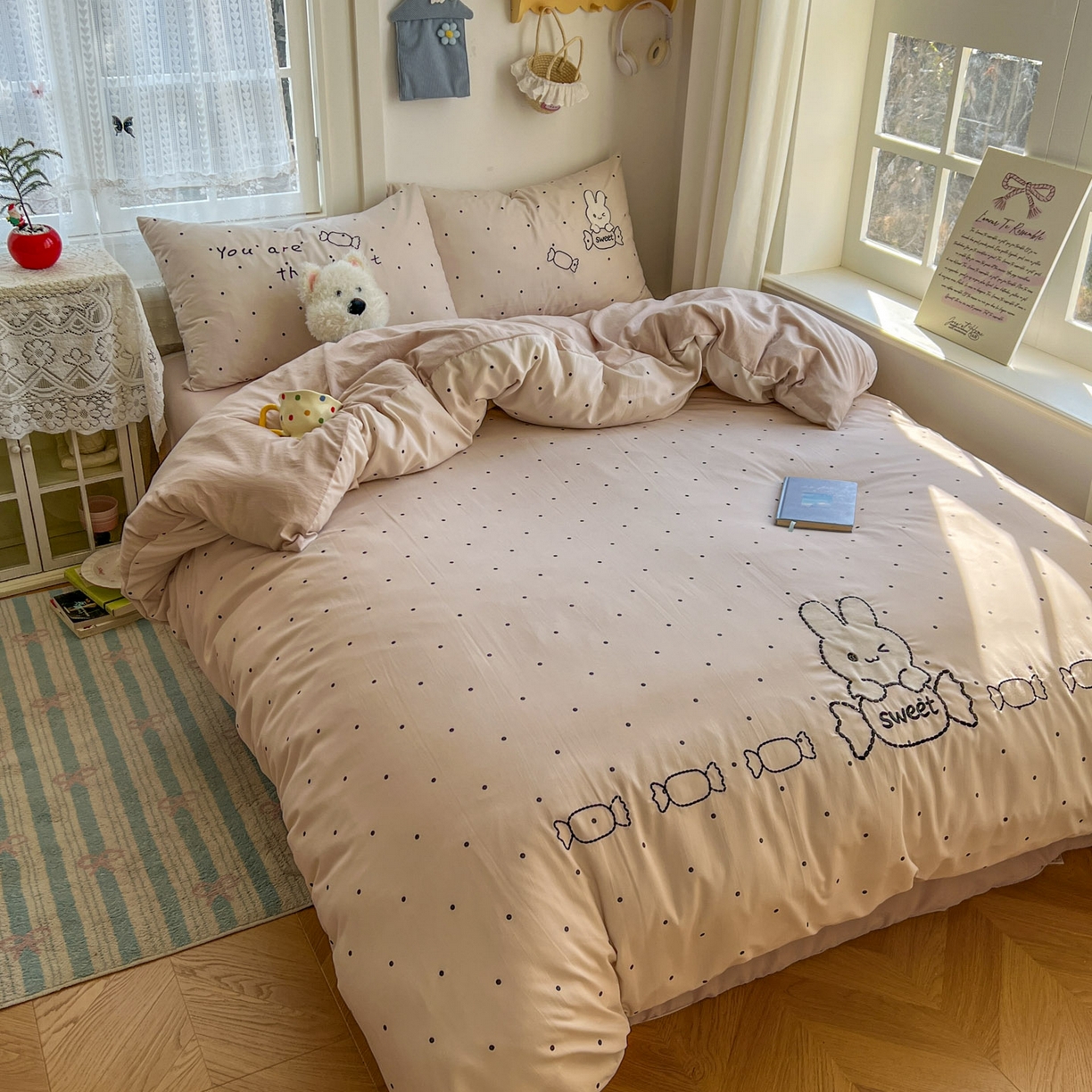 91家纺网 家纺一手货源 找家纺 贝凯瑞 2026新款仿棉木棉水洗棉绣花ins小清新床裙床单款四件套-糖果兔系列 糖果兔-奶杏色