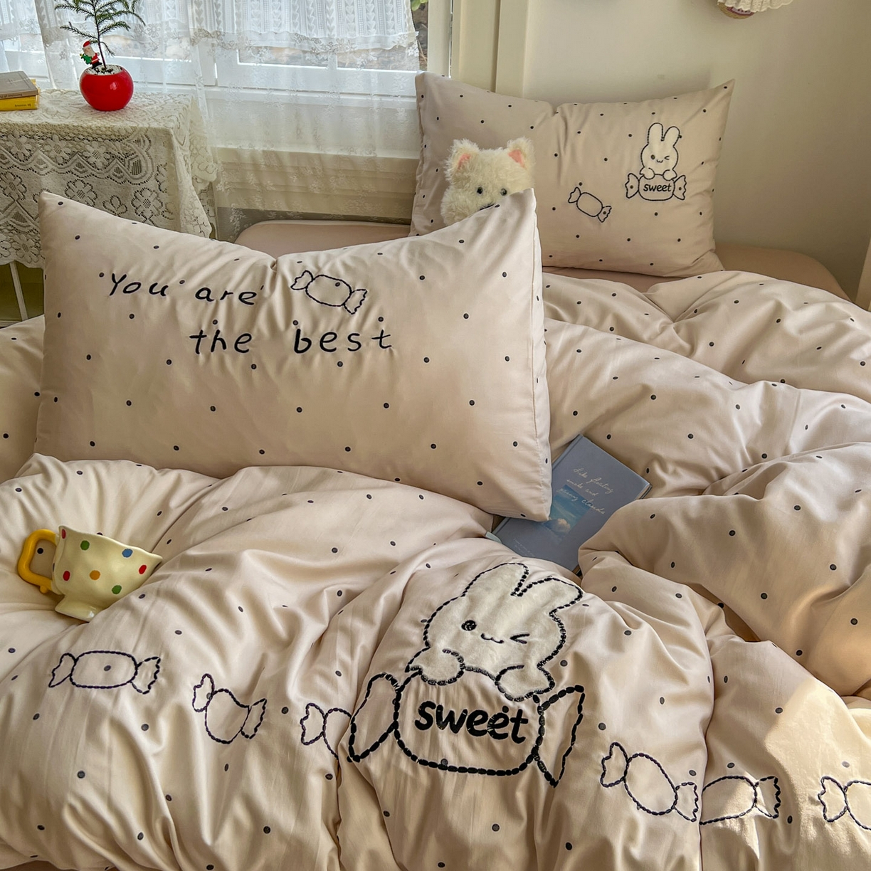 91家纺网 家纺一手货源 找家纺 贝凯瑞 2026新款仿棉木棉水洗棉绣花ins小清新床裙床单款四件套-糖果兔系列 糖果兔-奶杏色