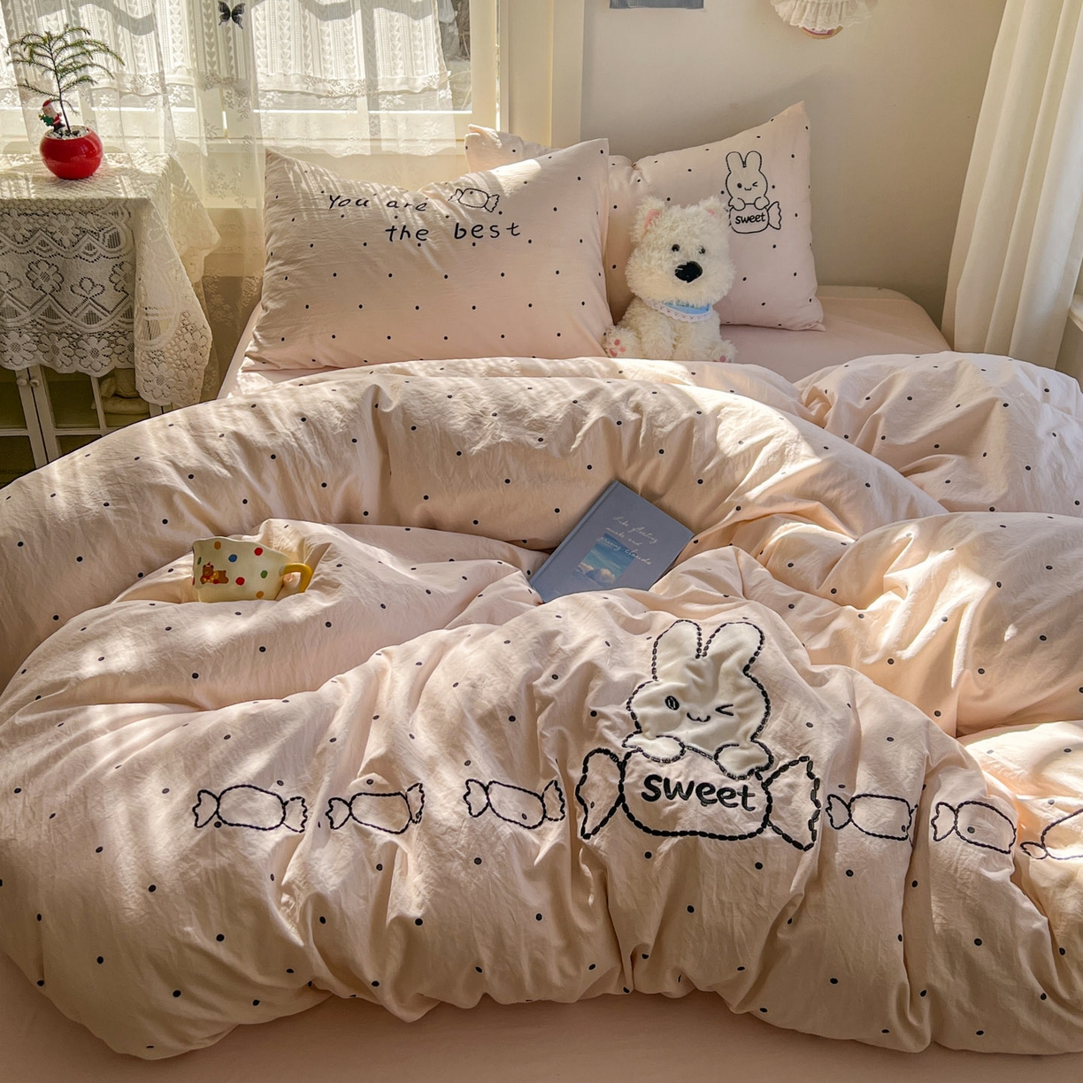 91家纺网 家纺一手货源 找家纺 贝凯瑞 2026新款仿棉木棉水洗棉绣花ins小清新床裙床单款四件套-糖果兔系列 糖果兔-糯米玉